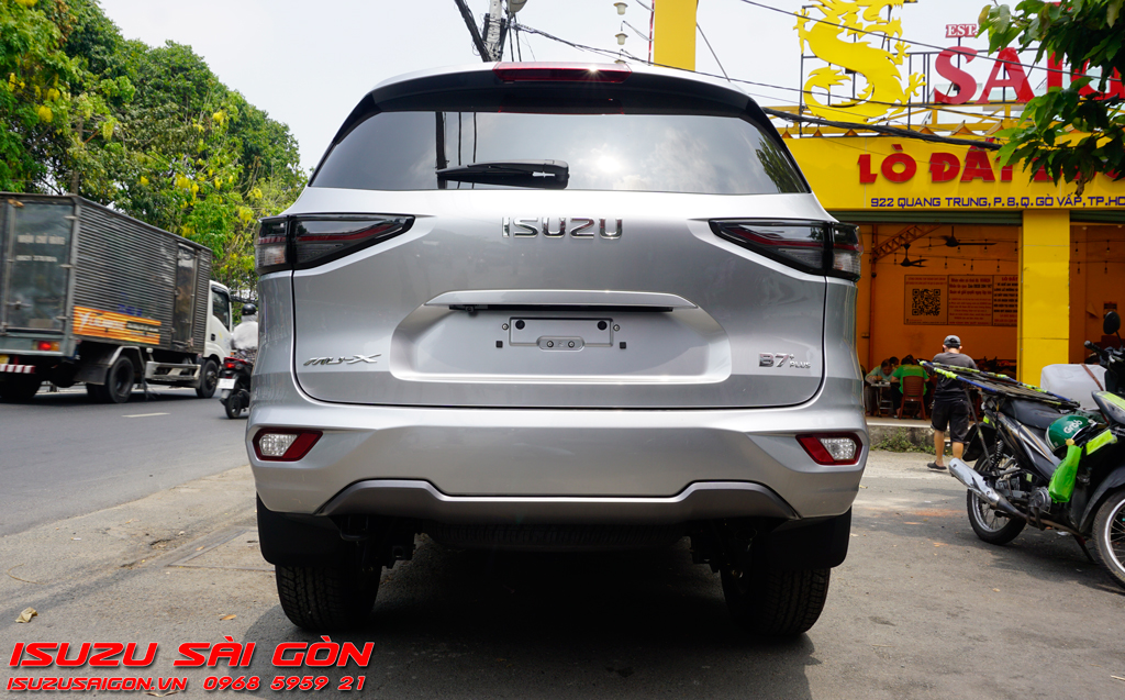 Xe Isuzu MuX Số Tự Động B7 Plus 3